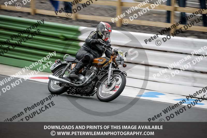 Vintage motorcycle club;eventdigitalimages;mallory park;mallory park trackday photographs;no limits trackdays;peter wileman photography;trackday digital images;trackday photos;vmcc festival 1000 bikes photographs